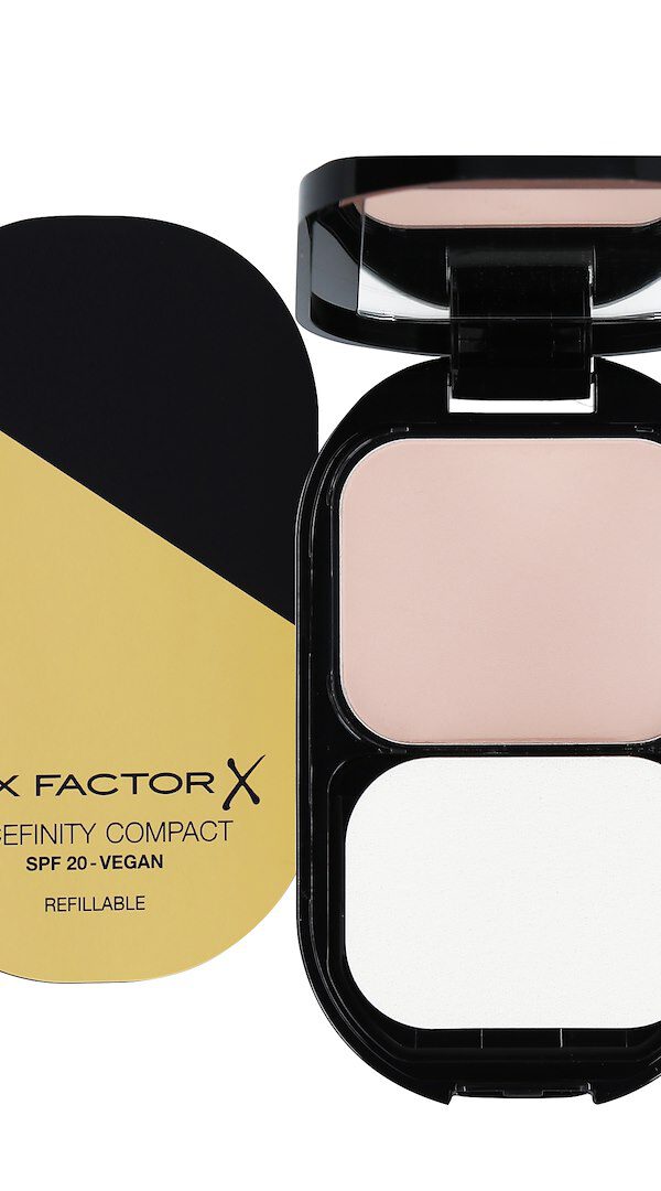 Facefinity Compact 001 Porcelain 10G